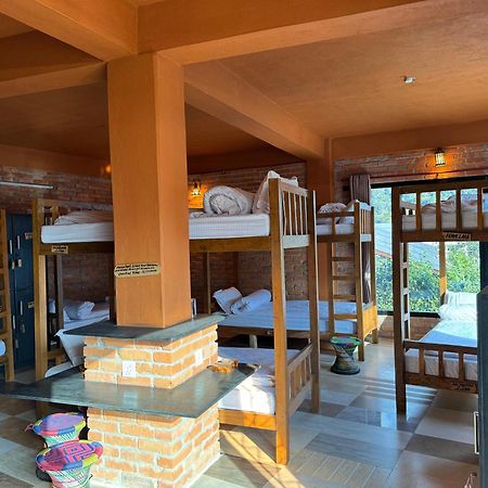 Nar-Bis Hotel Pokhara Esterno foto