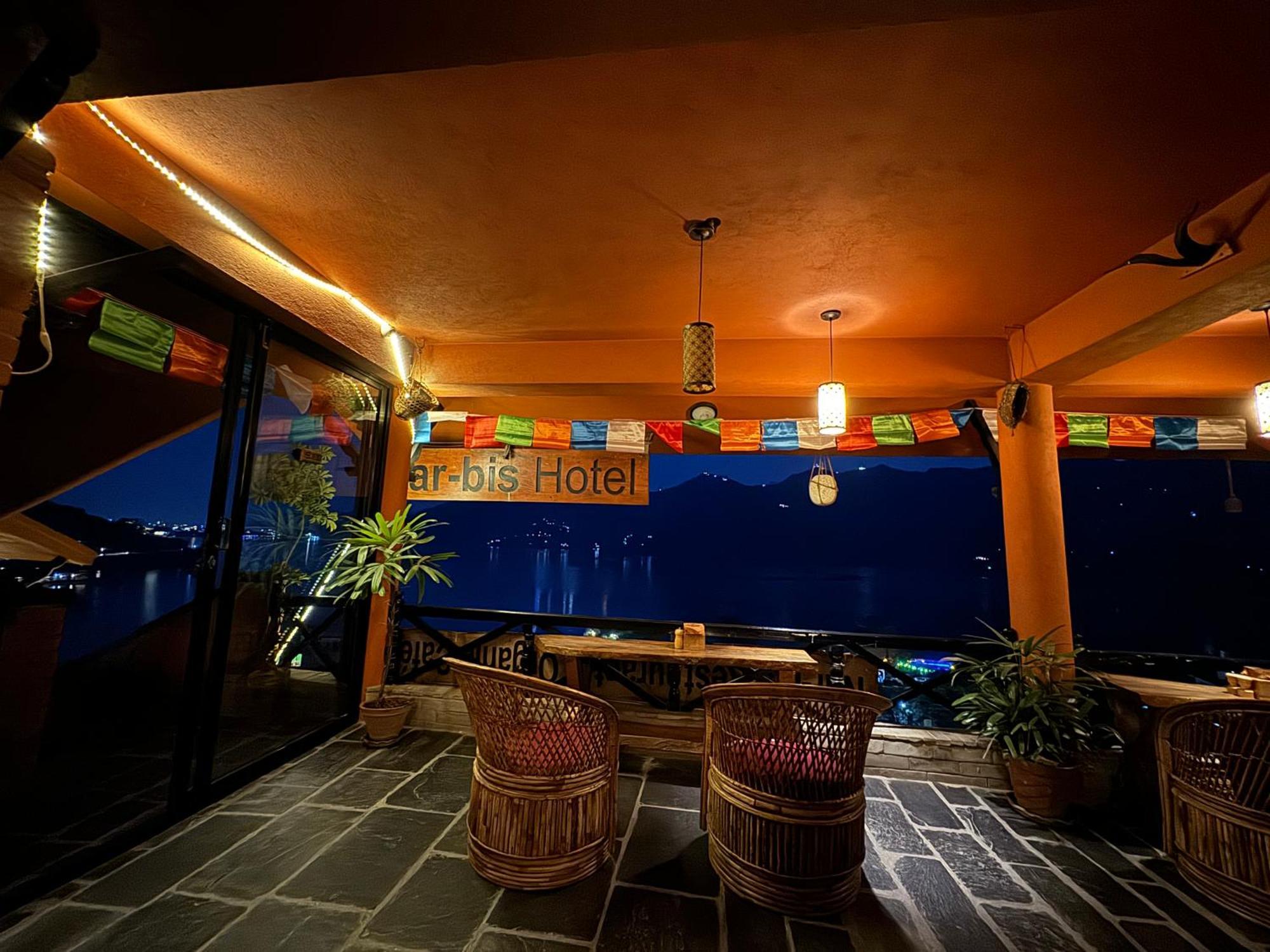 Nar-Bis Hotel Pokhara Esterno foto